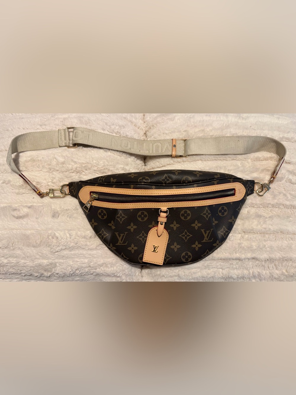 Louis Vuitton Monogram Canvas High Rise bumbag